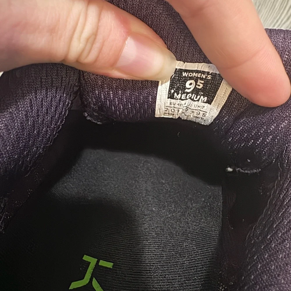 KURU Quantum Sneaker Women’s Size 9.5